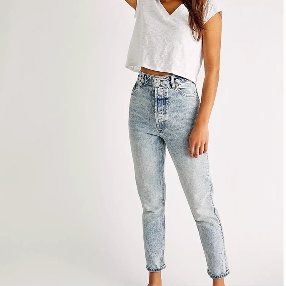 Free People Zuri High Rise Mom Jean - Picture 1 of 13